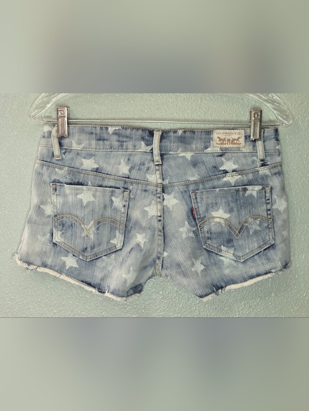 Levi's "Shorty Short" Low Rise Star Print Denim Cutoff Shorts - Size 3 - Picture 2 of 9